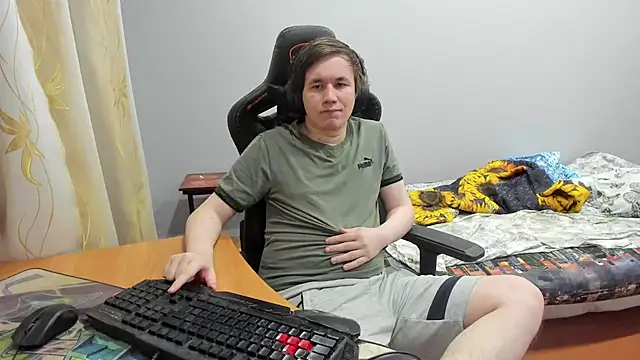 iliaskrislove online show from September 9, 2025, 10:09 pm