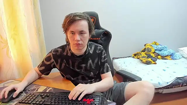 iliaskrislove online show from September 24, 2025, 10:40 am