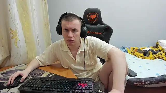 iliaskrislove online show from October 4, 2025, 5:22 pm