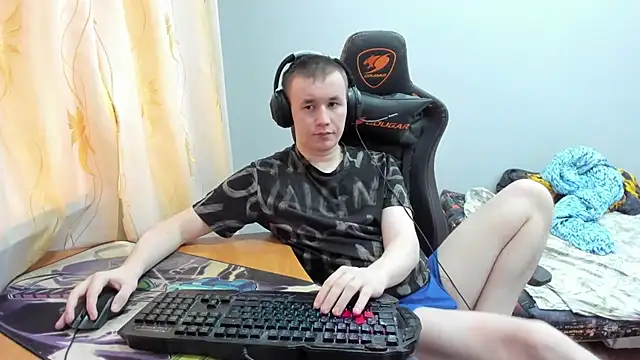 iliaskrislove online show from October 13, 2025, 5:40 am