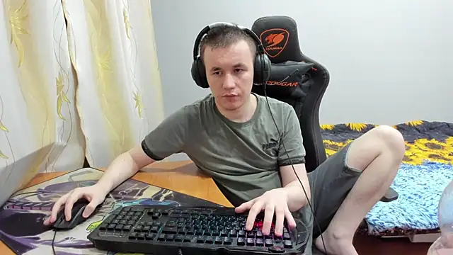 iliaskrislove online show from October 20, 2025, 6:19 pm