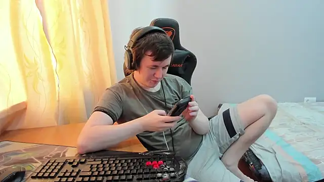 iliaskrislove online show from March 27, 2026, 8:09 am