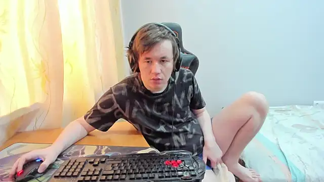 iliaskrislove online show from April 10, 2026, 7:24 am