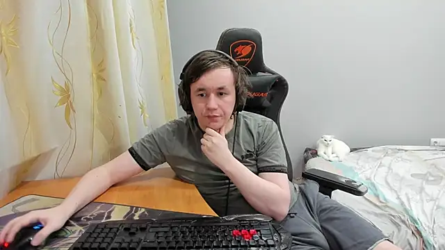 iliaskrislove online show from April 12, 2026, 12:04 am