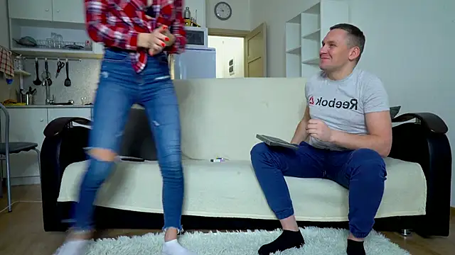 littlesweettifany online show from February 1, 2025, 12:16 pm