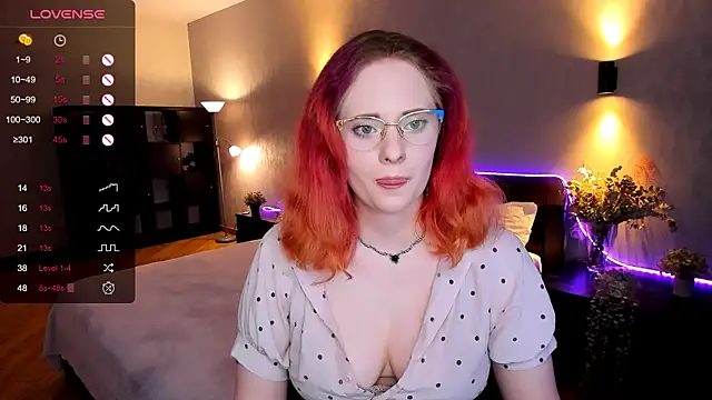 Snapshot of Aemilia_ chatting on December 11, 2024, 7:20 am Aemilia online show from December 11, 2024, 7:20 am