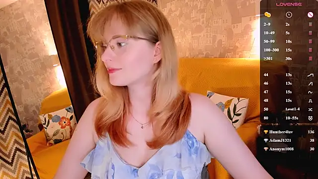 Snapshot of Aemilia_ chatting on July 5, 2026, 8:32 am Aemilia online show from July 5, 2026, 8:32 am