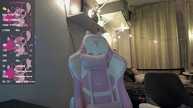 MashkaRay online show from March 5, 2025, 9:15 pm