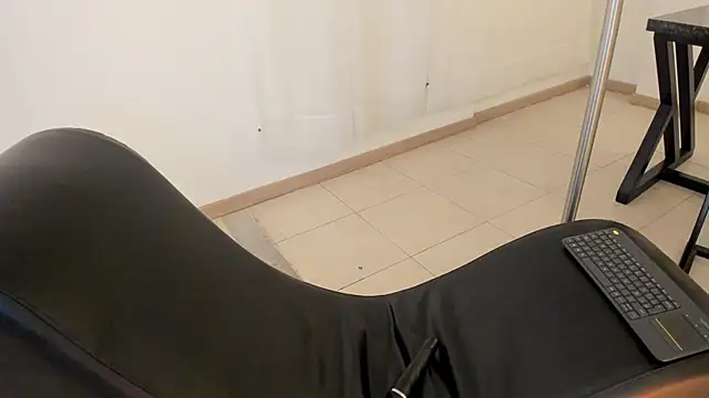 Barbara honey online show from November 12, 2025, 1:00 pm