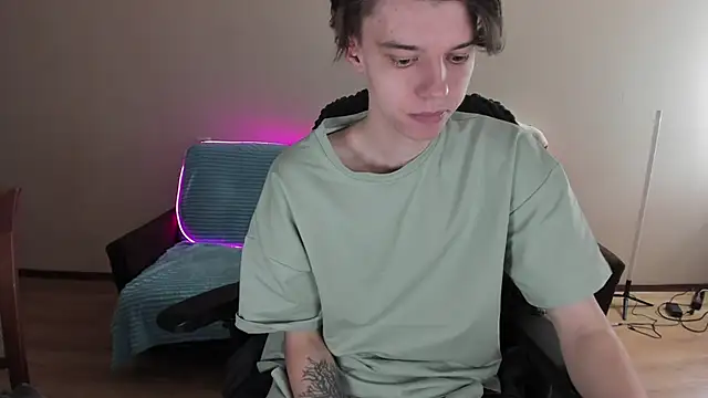Snapshot of Liam_sexy1 chatting on January 6, 2025, 4:58 am Liam sexy1 online show from January 6, 2025, 4:58 am