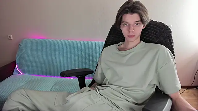 Snapshot of Liam_sexy1 chatting on February 13, 2025, 2:20 pm Liam sexy1 online show from February 13, 2025, 2:20 pm