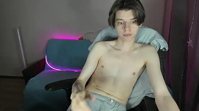 Snapshot of Liam_sexy1 chatting on March 6, 2025, 5:11 pm Liam sexy1 online show from March 6, 2025, 5:11 pm