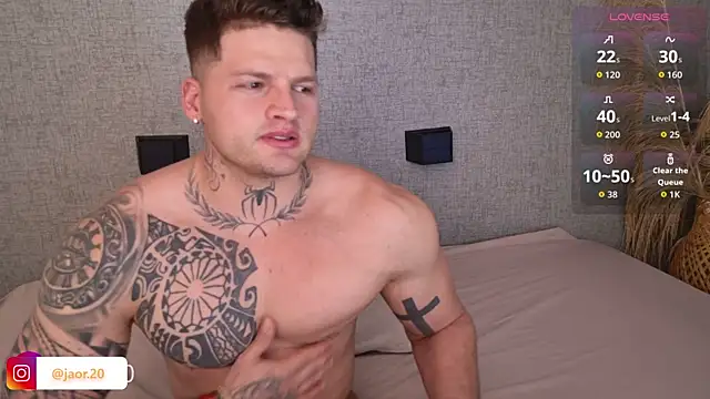 Jaor owens20 online show from April 7, 2026, 10:31 pm