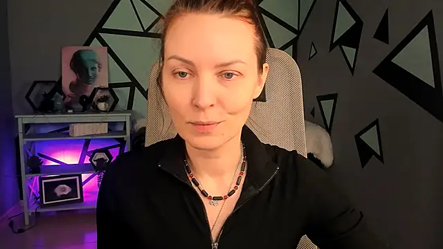 VandaRossi online show from October 11, 2025, 6:45 am