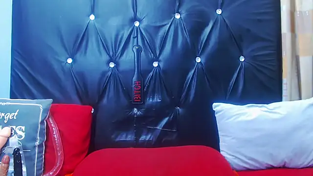 spicydiver38 online show from February 4, 2026, 8:25 pm