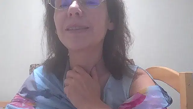 HollyJewel online show from December 12, 2024, 4:21 pm