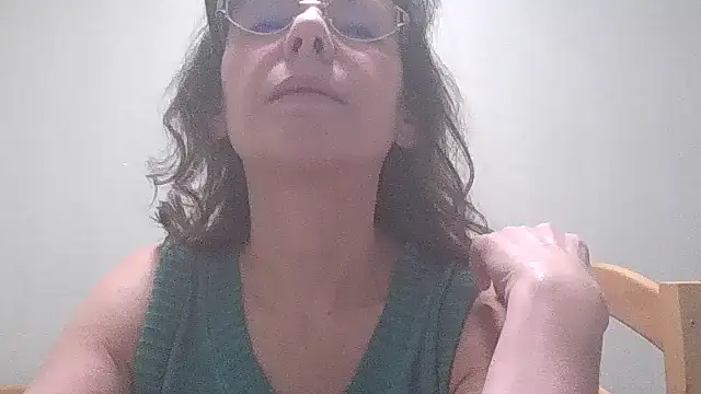 HollyJewel online show from February 27, 2025, 8:53 pm