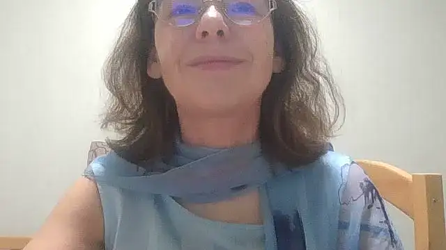 HollyJewel online show from December 5, 2025, 6:26 pm