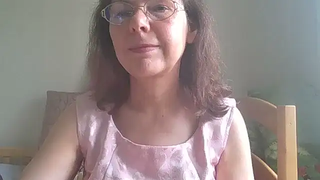 Snapshot of HollyJewel chatting on May 20, 2026, 9:15 am HollyJewel online show from May 20, 2026, 9:15 am