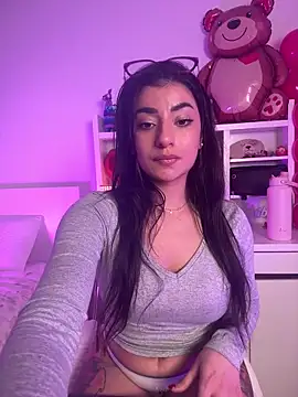 ZoeZayd online show from February 17, 2026, 9:10 pm