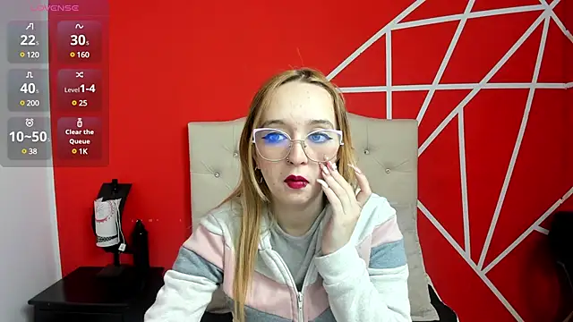 Liaroberts1 online show from January 14, 2025, 12:03 pm