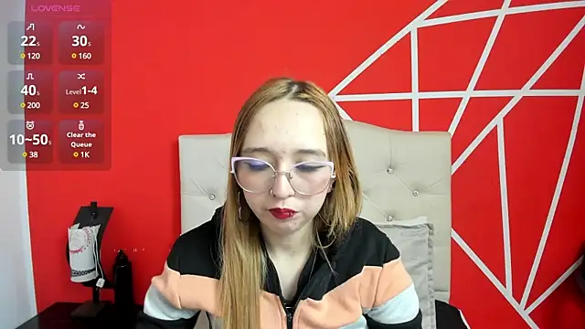 Liaroberts1 online show from January 15, 2025, 12:04 pm