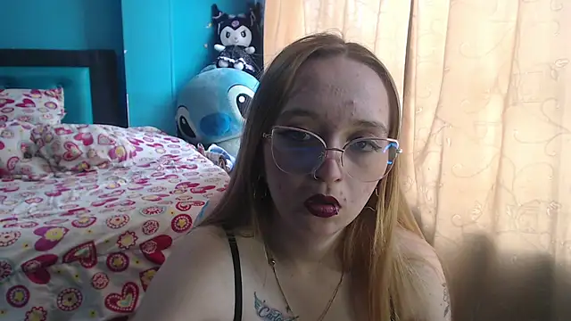 Liaroberts1 online show from March 6, 2025, 2:51 pm