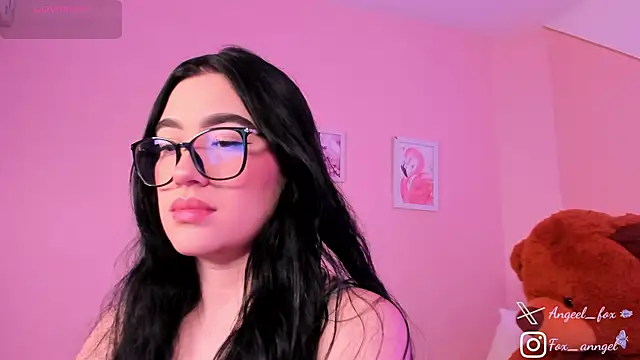 angeel fox online show from April 7, 2026, 2:34 am