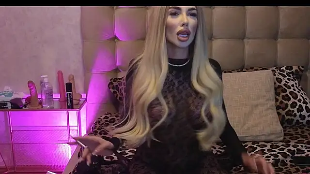 Snapshot of ArianaArianna chatting on February 10, 2025, 8:53 pm ArianaArianna online show from February 10, 2025, 8:53 pm