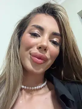 Snapshot of ArianaArianna chatting on September 11, 2025, 11:54 am ArianaArianna online show from September 11, 2025, 11:54 am