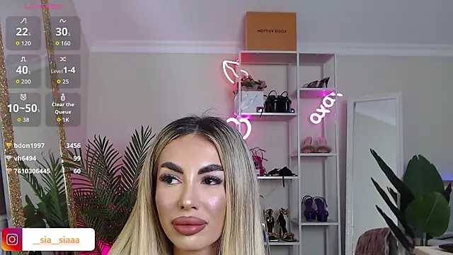 Snapshot of ArianaArianna chatting on March 17, 2026, 4:32 pm ArianaArianna online show from March 17, 2026, 4:32 pm