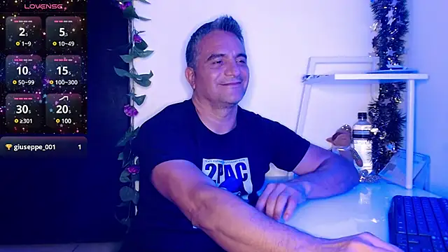 Snapshot of golden_punisher chatting on December 8, 2024, 8:51 am golden punisher online show from December 8, 2024, 8:51 am