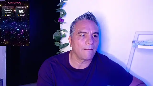 Snapshot of golden_punisher chatting on January 19, 2025, 5:15 am golden punisher online show from January 19, 2025, 5:15 am