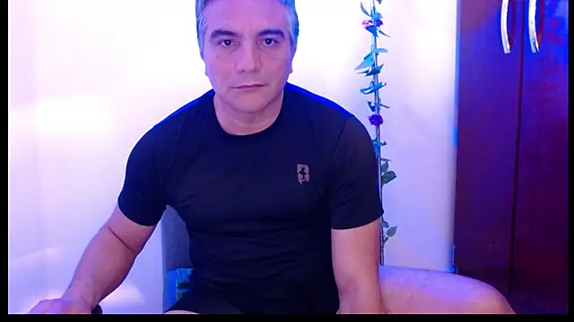 Snapshot of golden_punisher chatting on February 22, 2025, 4:29 am golden punisher online show from February 22, 2025, 4:29 am