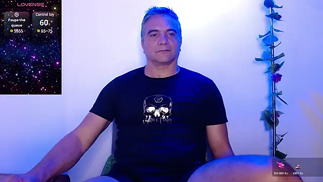 Snapshot of golden_punisher chatting on March 23, 2025, 8:59 am golden punisher online show from March 23, 2025, 8:59 am