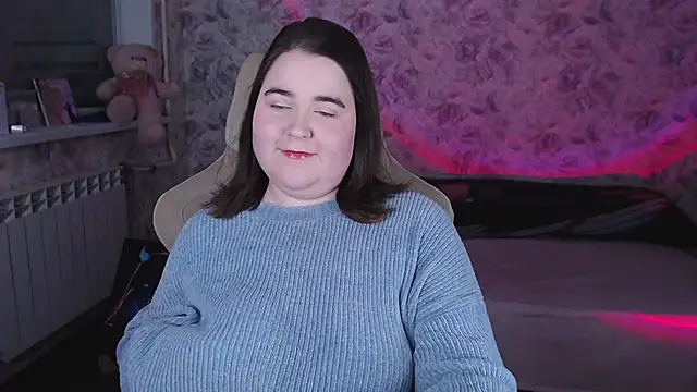 Estelle Hicks online show from April 13, 2026, 6:46 pm