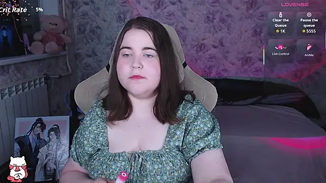 Estelle Hicks online show from June 19, 2026, 7:17 pm