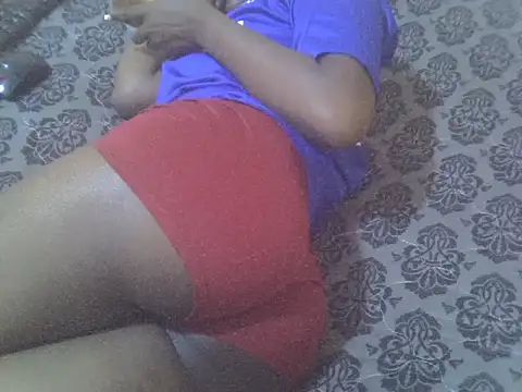 Snapshot of Sweet_crushy chatting on March 18, 2026, 2:31 pm Sweet crushy online show from March 18, 2026, 2:31 pm