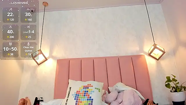 SUNNYCYRUS online show from January 15, 2025, 10:57 pm