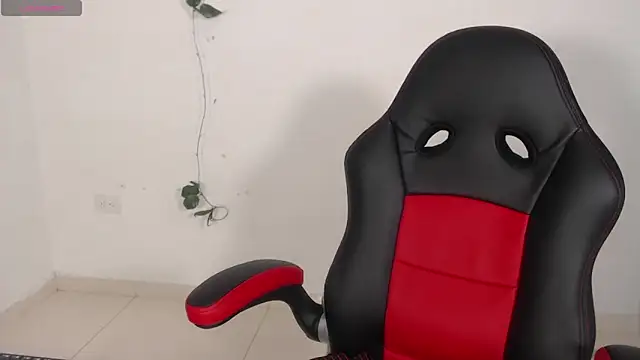 Snapshot of evelin_999_ chatting on January 5, 2025, 2:08 pm evelin 999 online show from January 5, 2025, 2:08 pm