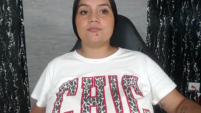 Snapshot of evelin_999_ chatting on March 7, 2025, 9:59 pm evelin 999 online show from March 7, 2025, 9:59 pm