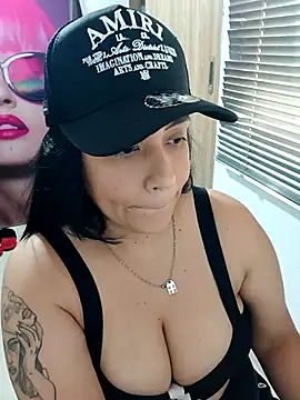 marta201 alfaro online show from November 13, 2025, 6:51 pm