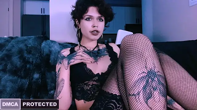 NaughtyLittleFox online show from November 6, 2025, 5:08 am