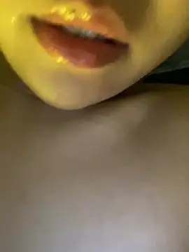 minmin2kk5 online show from February 13, 2026, 3:52 pm