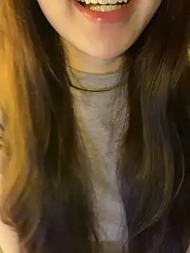 minmin2kk5 online show from March 9, 2026, 3:49 pm