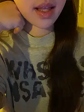 minmin2kk5 online show from March 13, 2026, 3:29 pm