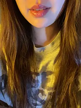 minmin2kk5 online show from April 16, 2026, 4:52 pm