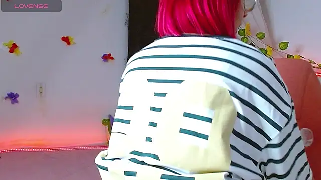 Littlerouse  online show from November 21, 2025, 7:51 am