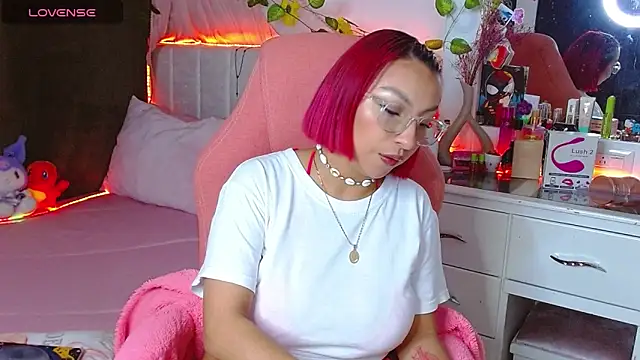 Littlerouse  online show from November 23, 2025, 3:17 am