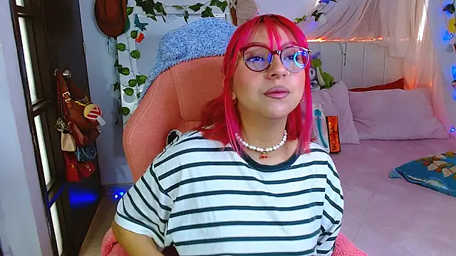 Littlerouse  online show from May 23, 2026, 7:51 pm